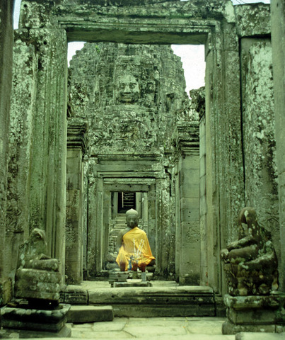 cambodia - angkor wat 10.jpg